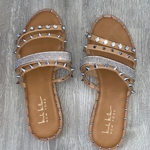 TAN STRAPY SANDALS